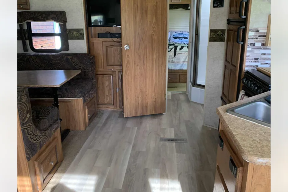 Robert's Forest River 2604 Travel Trailer