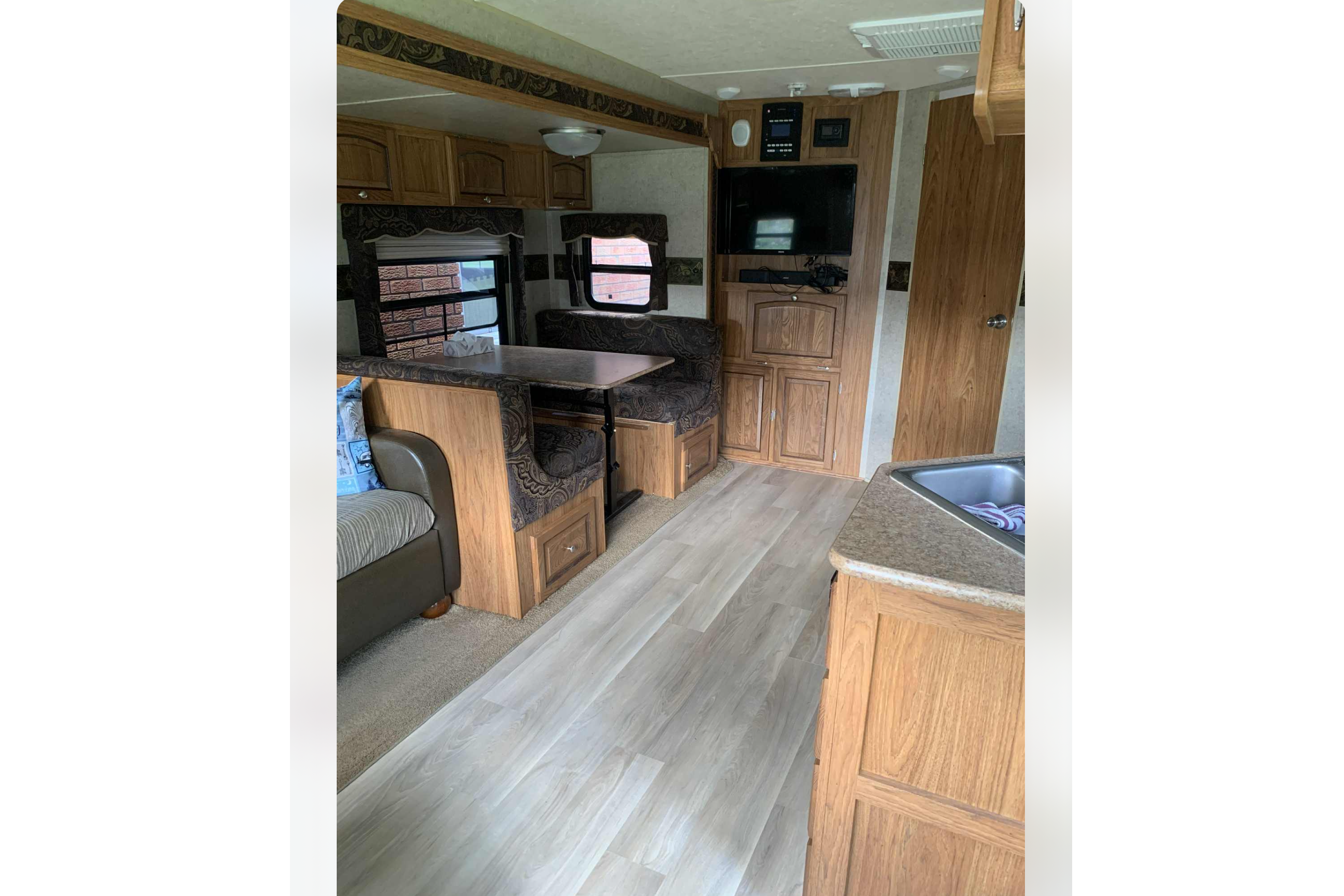 Robert's Forest River 2604 Travel Trailer