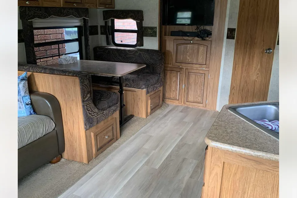 Robert's Forest River 2604 Travel Trailer