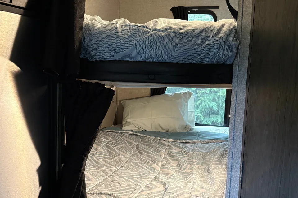 VanIsle Rocky Mountain Bunkhouse