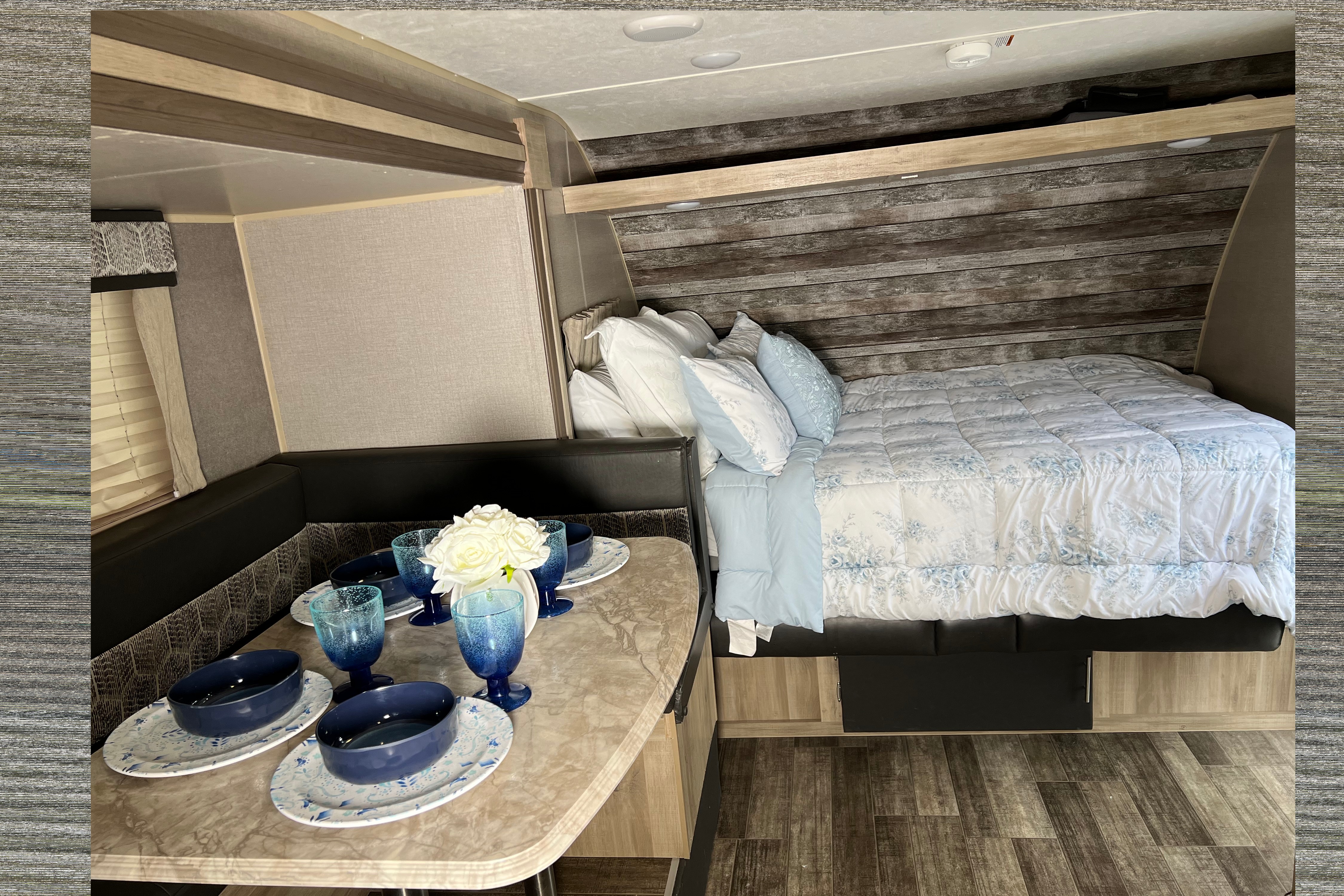 Coachmen Catalina Summit Series 7 Travel Trailer