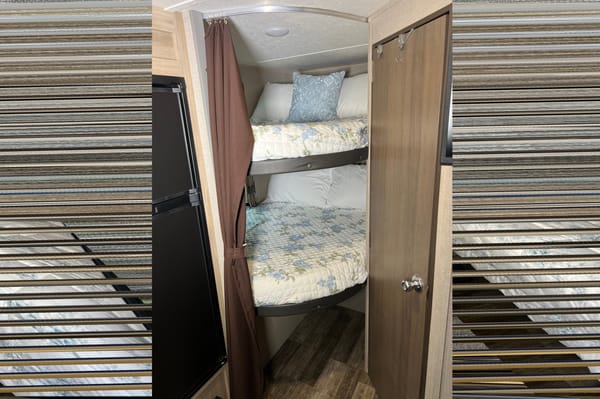 Coachmen Catalina Summit Series 7 Travel Trailer