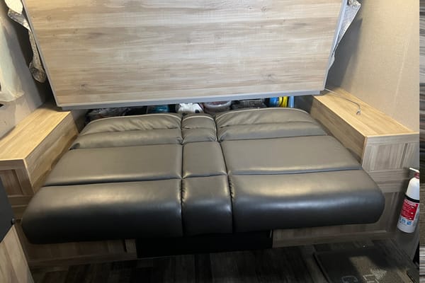 Coachmen Catalina Summit Series 7 Travel Trailer