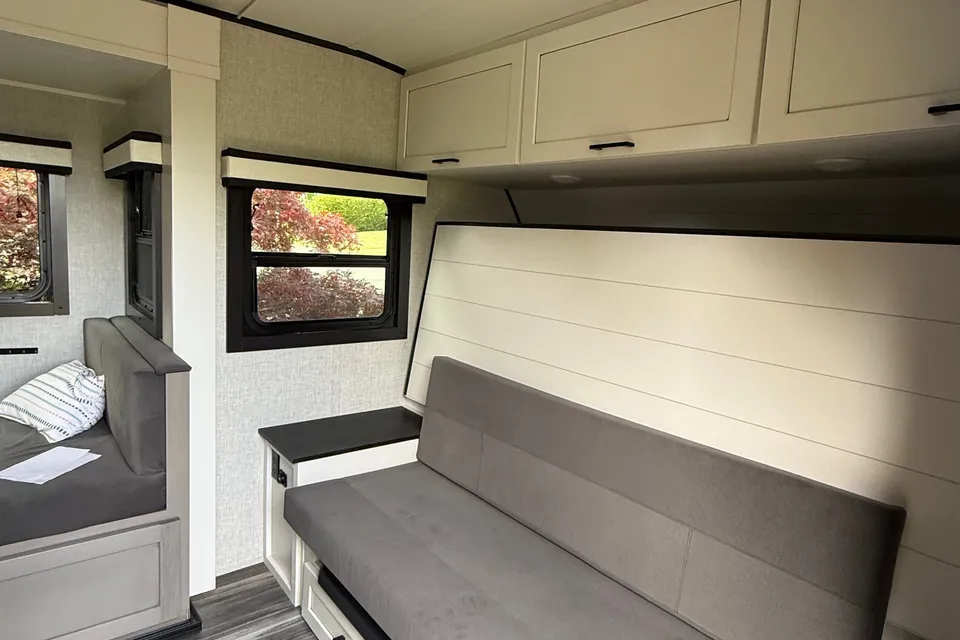 Comfort Cabin Jayco Jay feather micro Travel Trailer