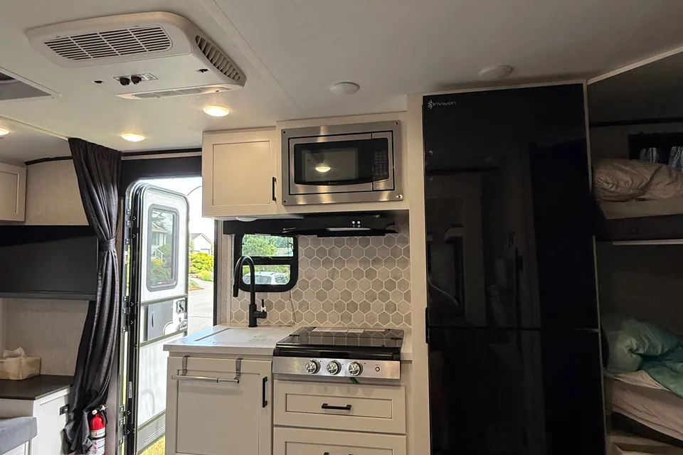 Comfort Cabin Jayco Jay feather micro Travel Trailer
