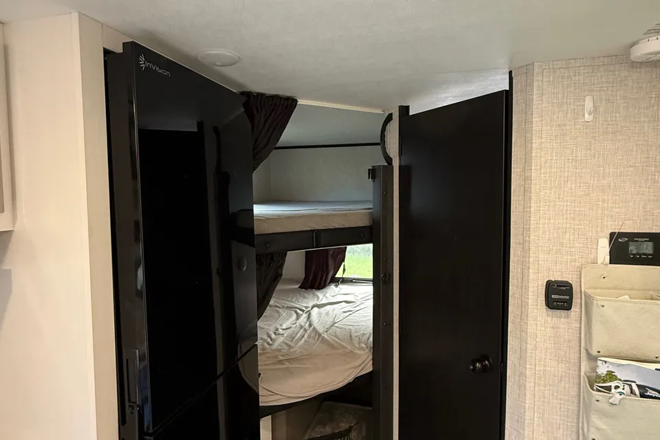 Comfort Cabin Jayco Jay feather micro Travel Trailer