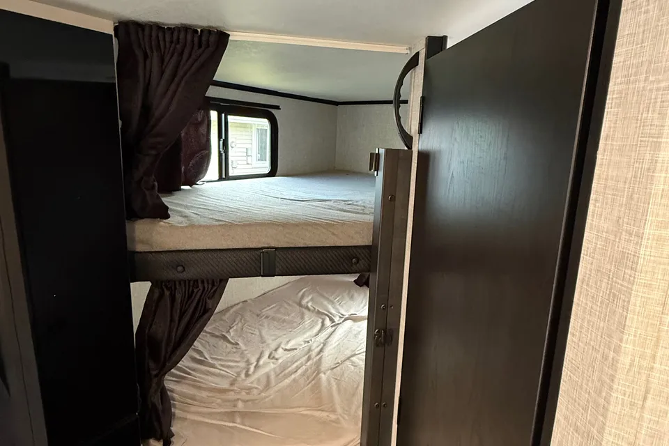 Comfort Cabin Jayco Jay feather micro Travel Trailer