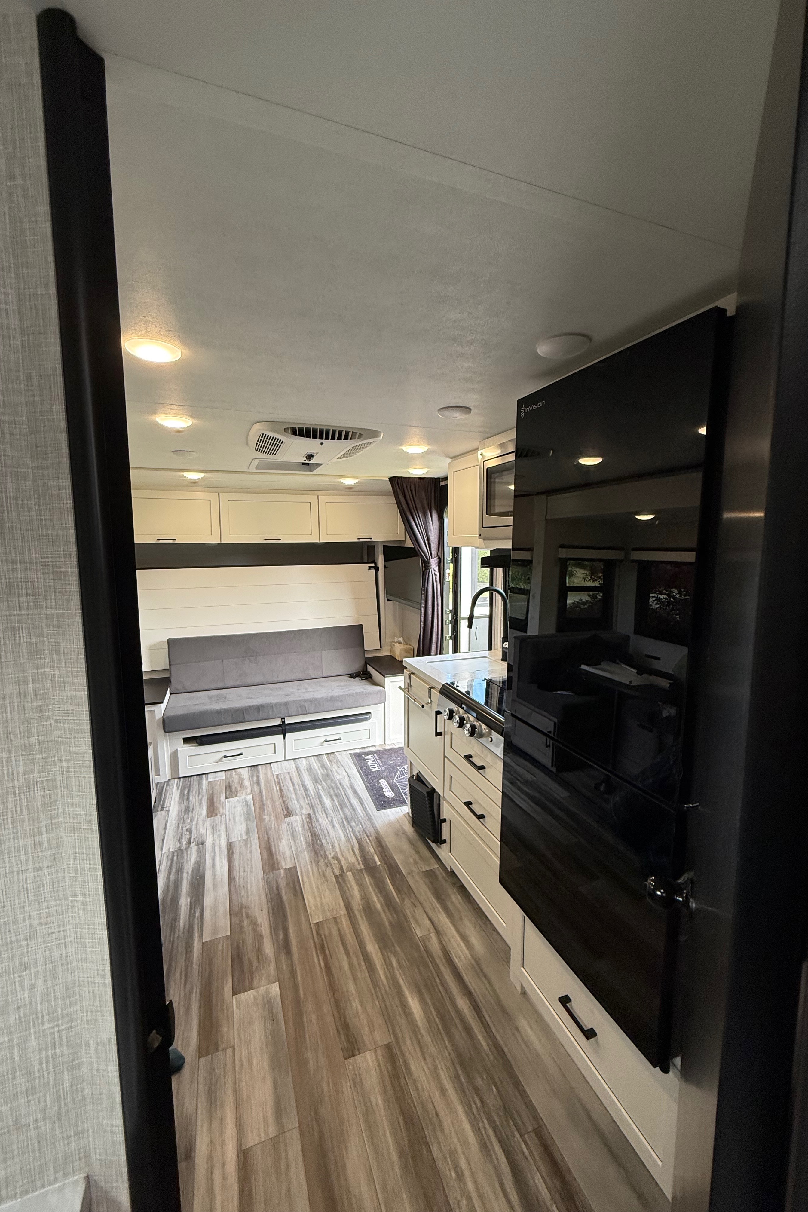 Comfort Cabin Jayco Jay feather micro Travel Trailer