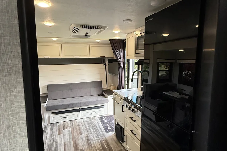 Comfort Cabin Jayco Jay feather micro Travel Trailer