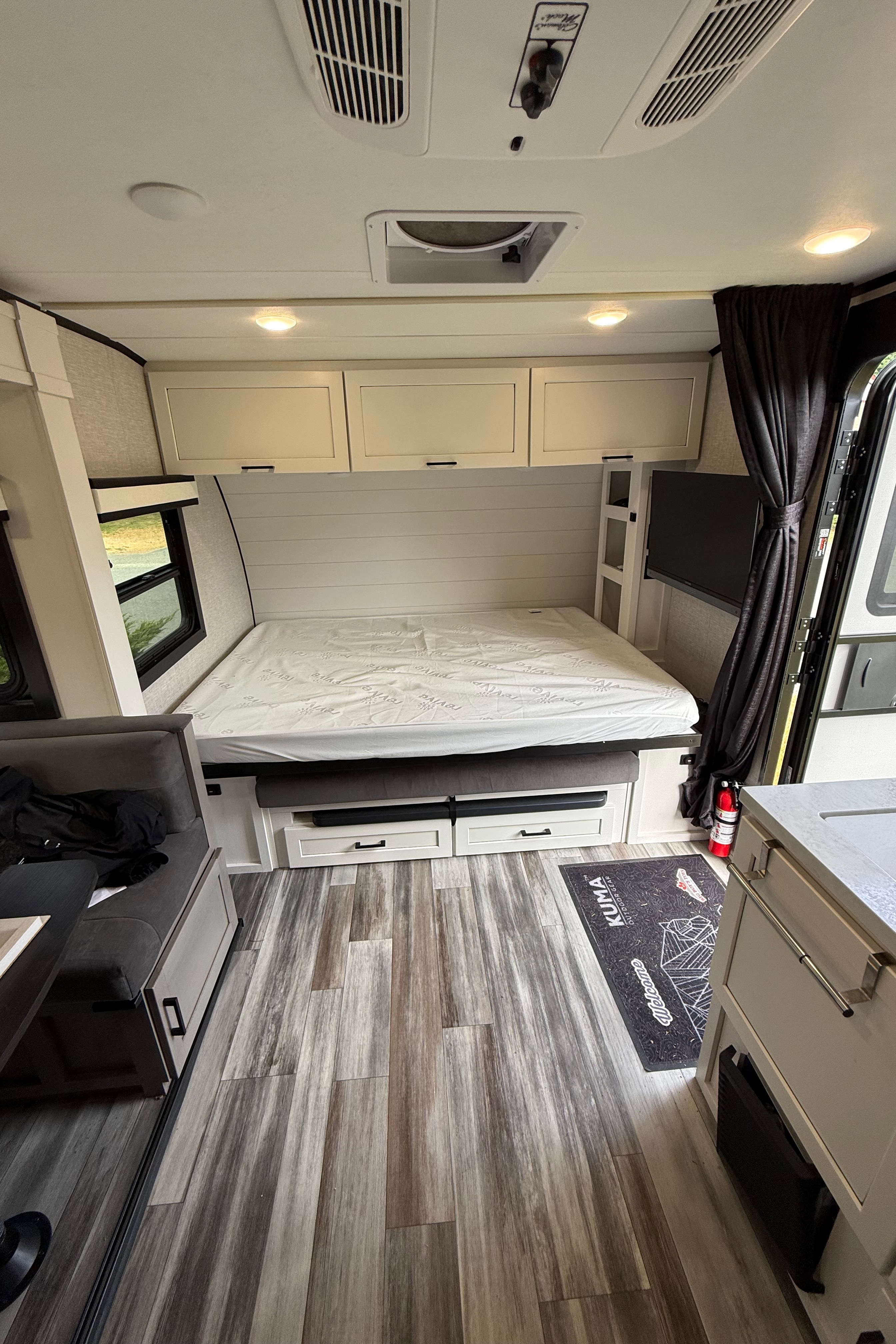 Comfort Cabin Jayco Jay feather micro Travel Trailer