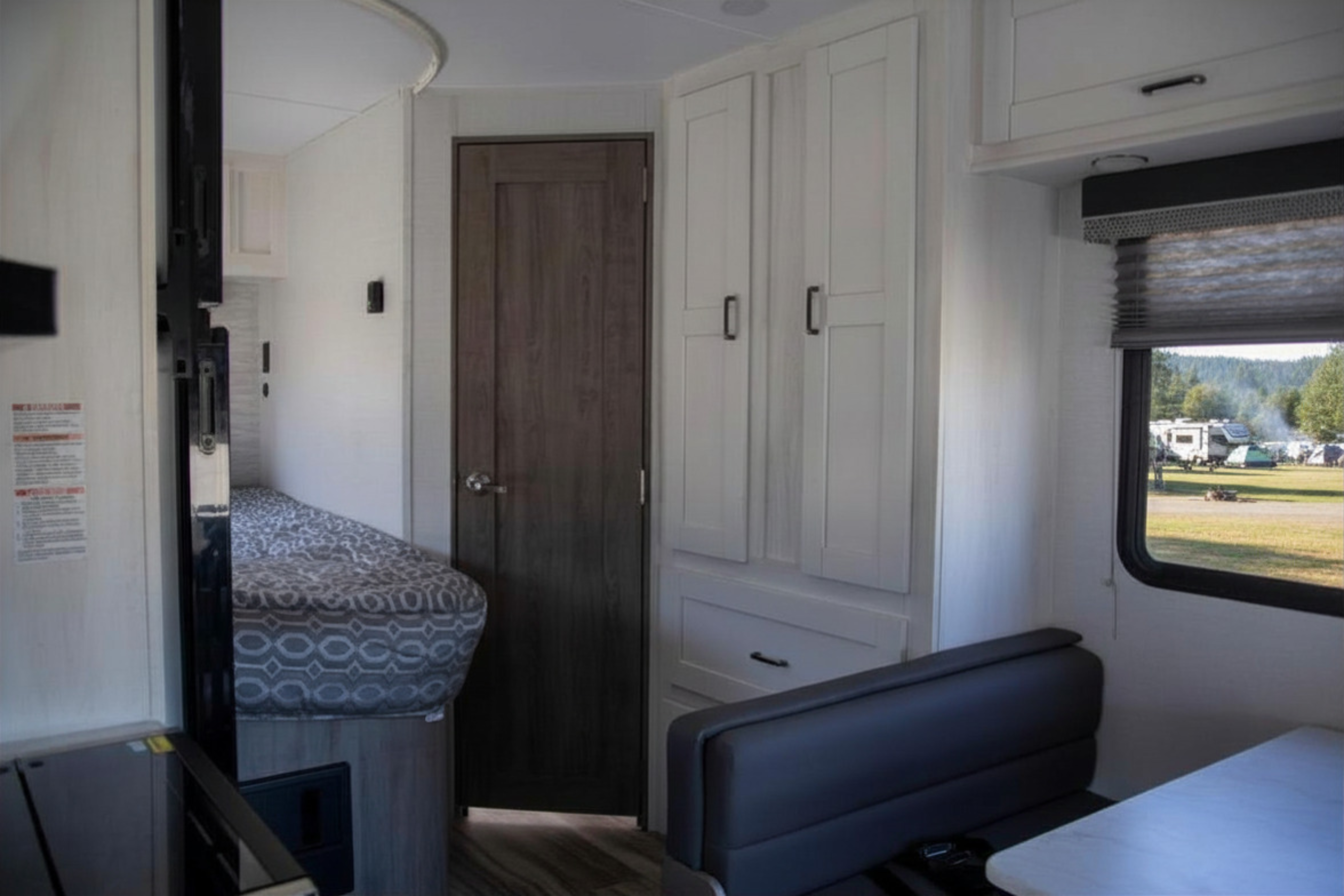 C04 - 6 Sleeper - The RV Rental Factory