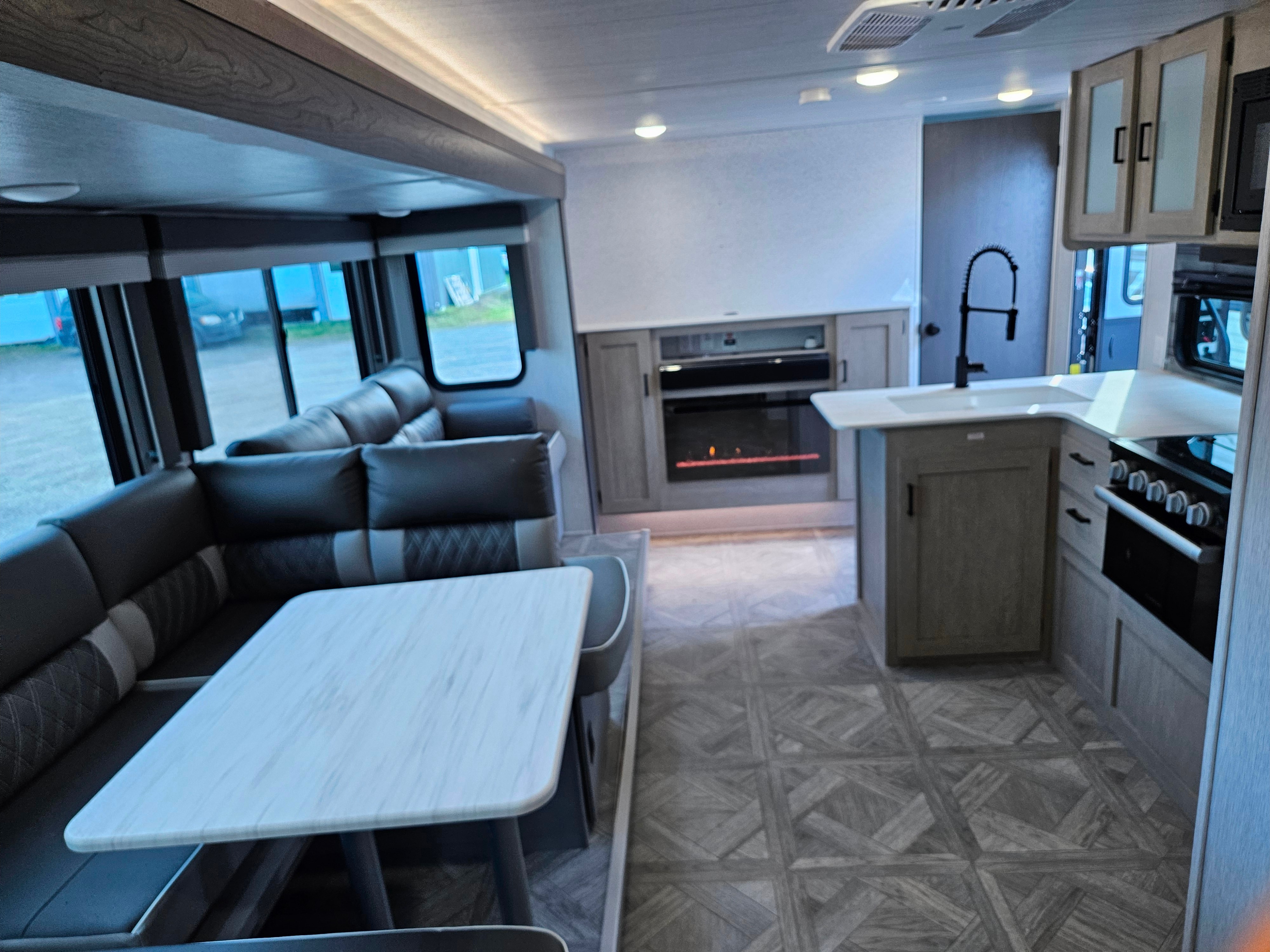 PLATINIUM CRUISE 273 *** BUNK BED ****