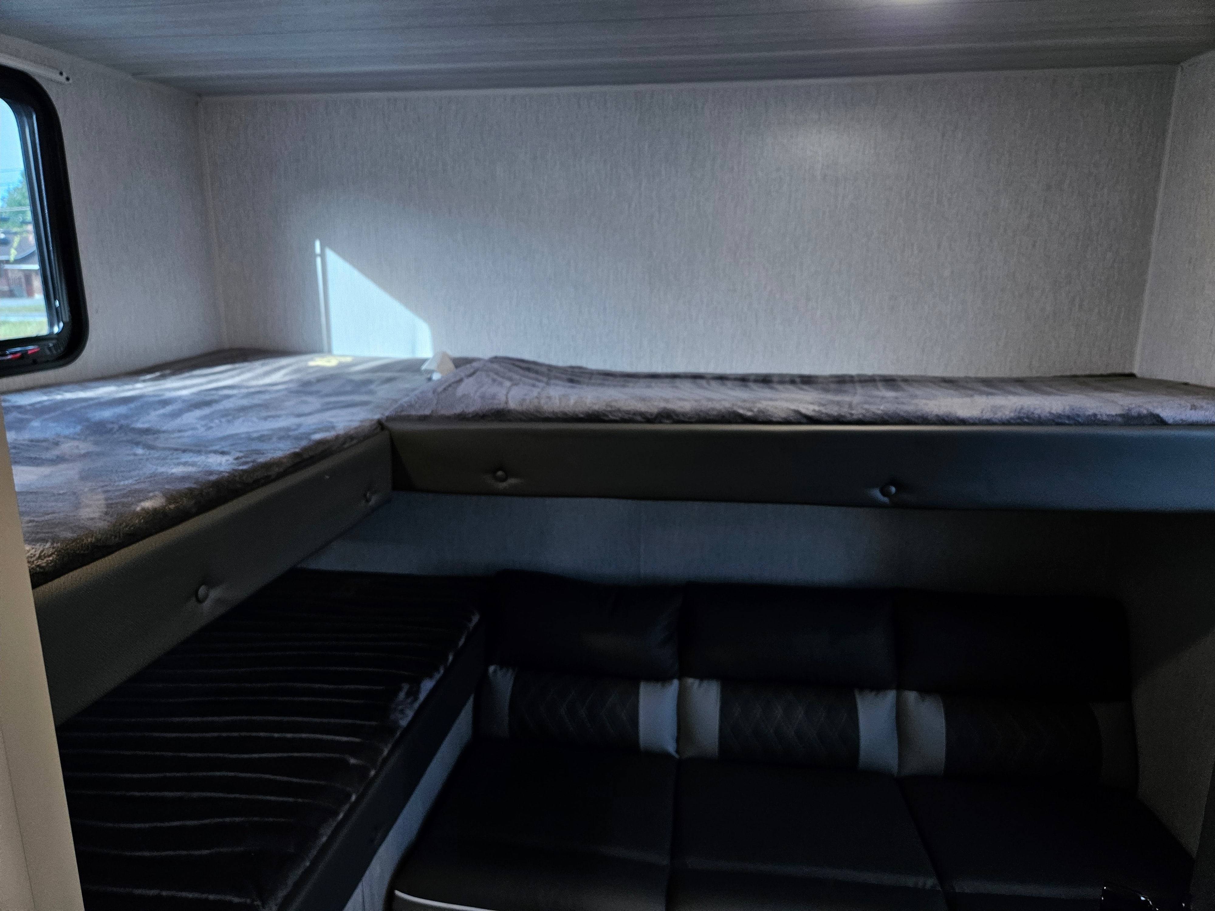 PLATINIUM CRUISE 273 *** BUNK BED ****