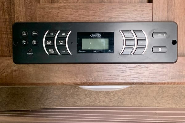 ULTRA LIGHT Coachmen Clipper Travel Trailer STARLINK WIFI AVAIALBLE!