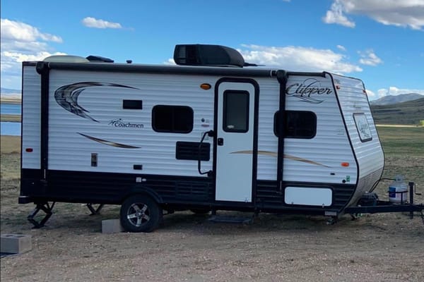 ULTRA LIGHT Coachmen Clipper Travel Trailer STARLINK WIFI AVAIALBLE!