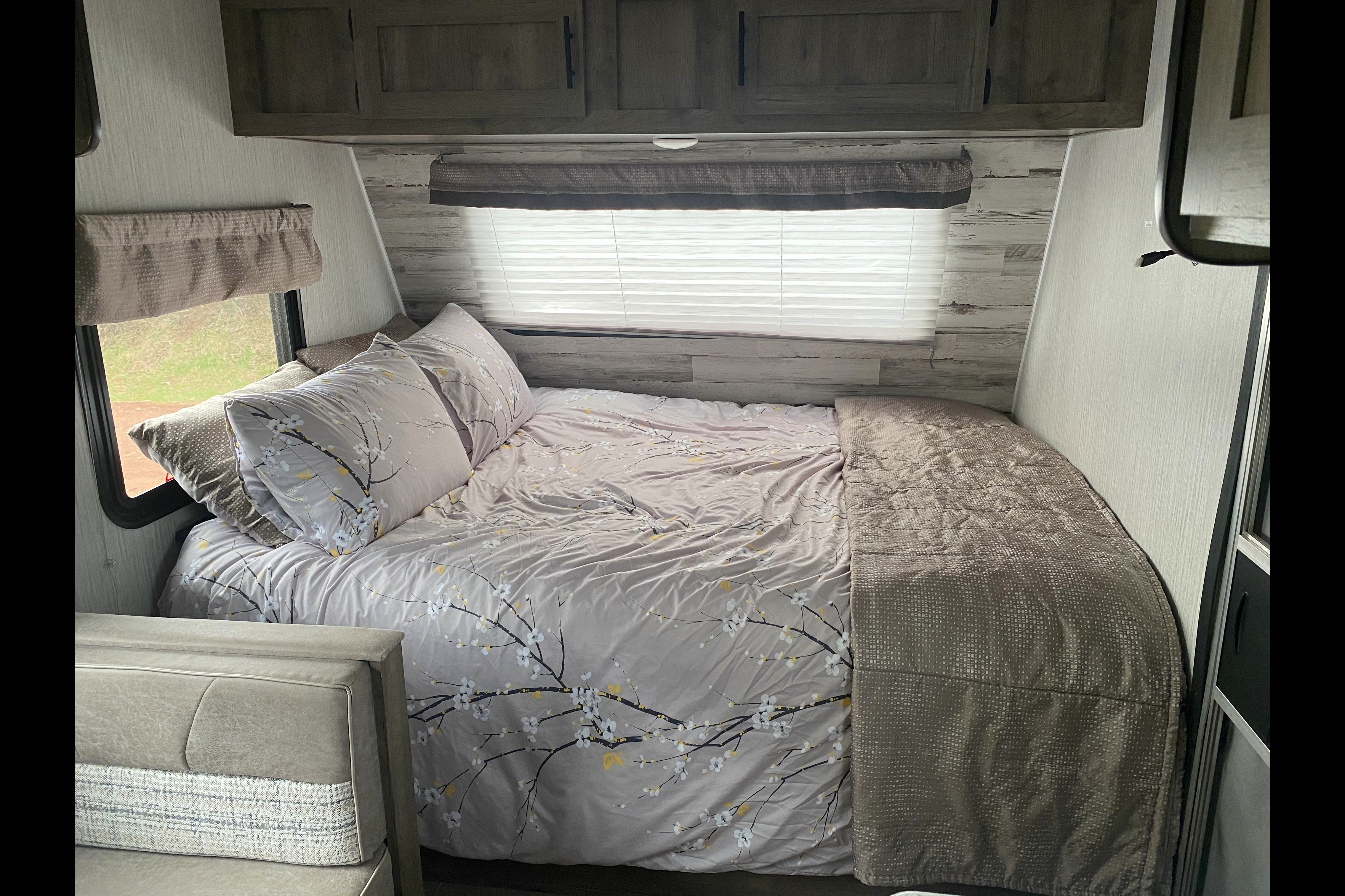 Palomino Puma Ultra Lite Travel Trailer