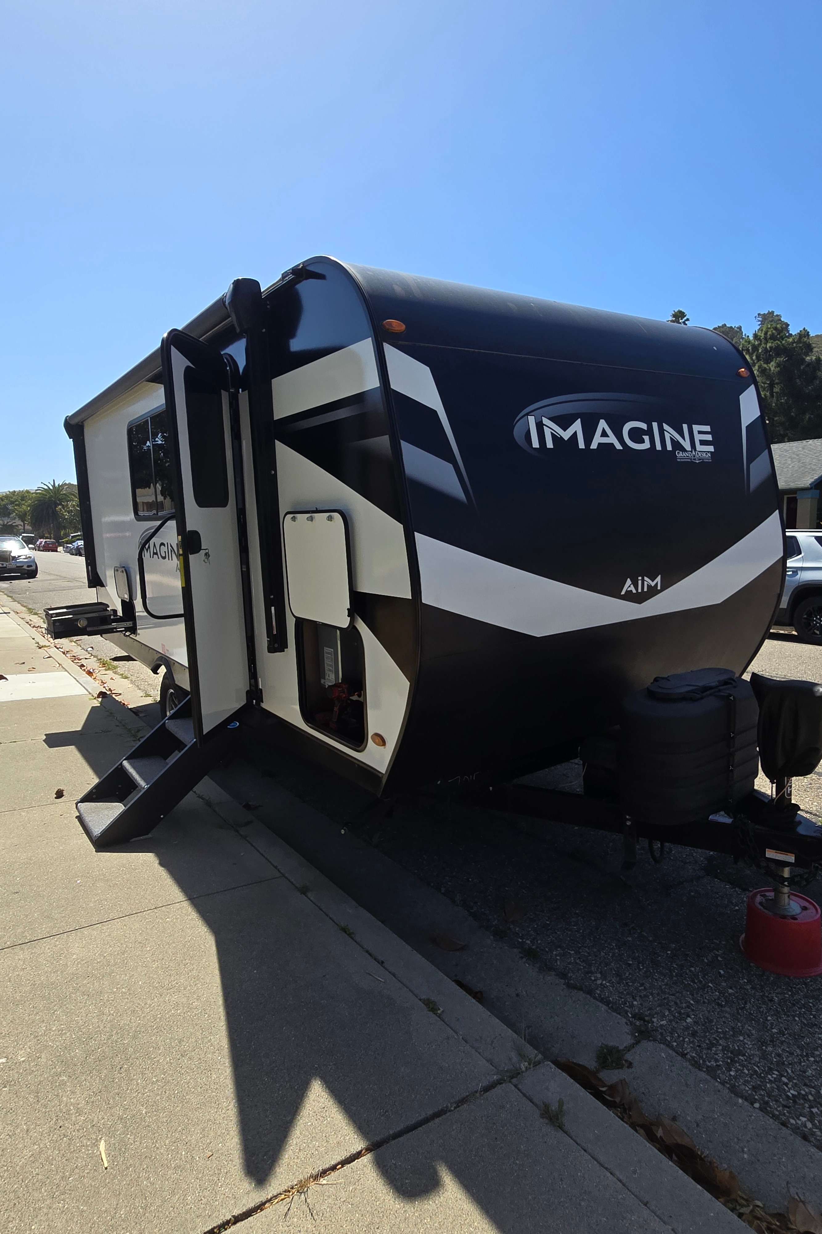 Fun Size Travel Trailer - We deliver, set up & take down.