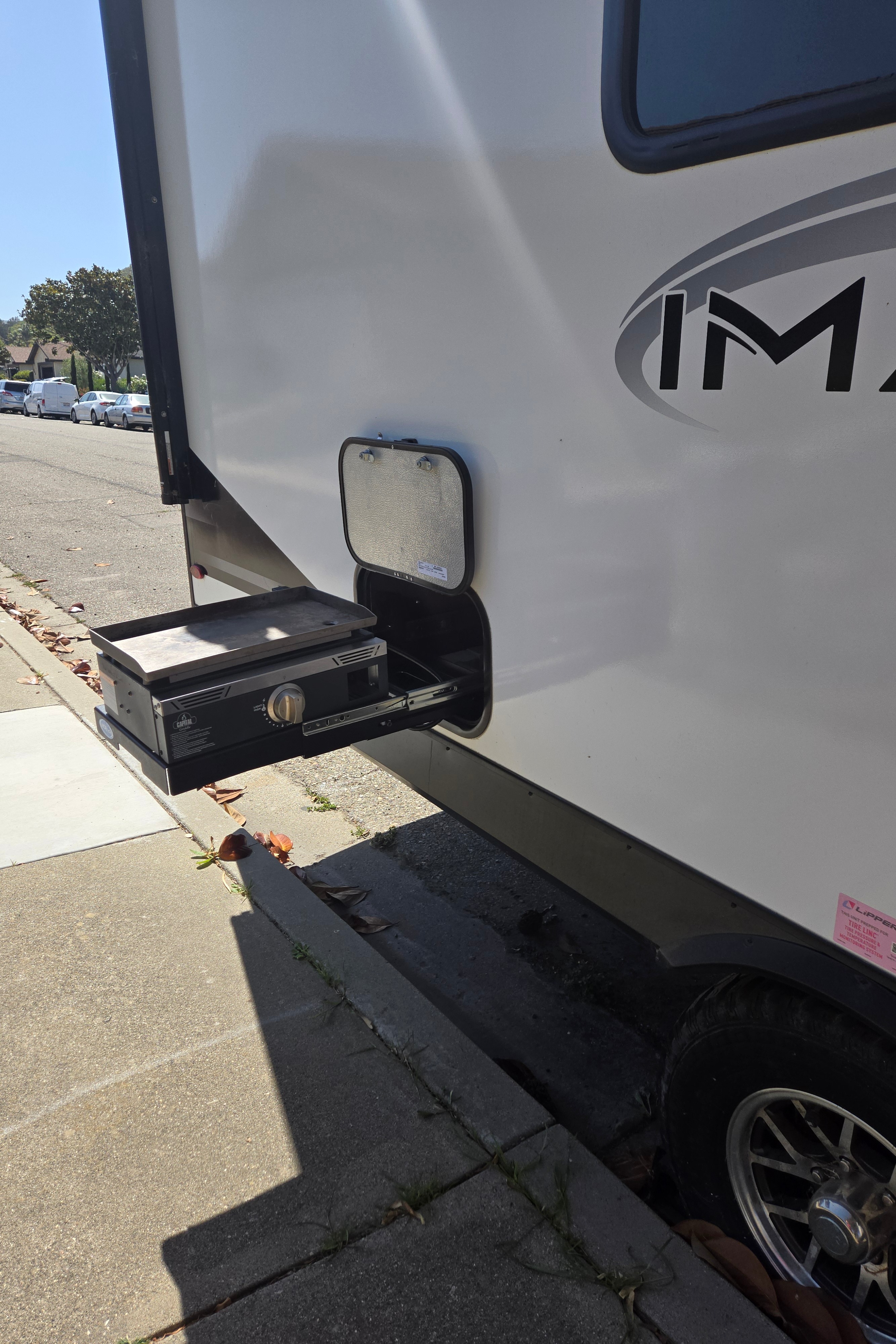 Fun Size Travel Trailer - We deliver, set up & take down.