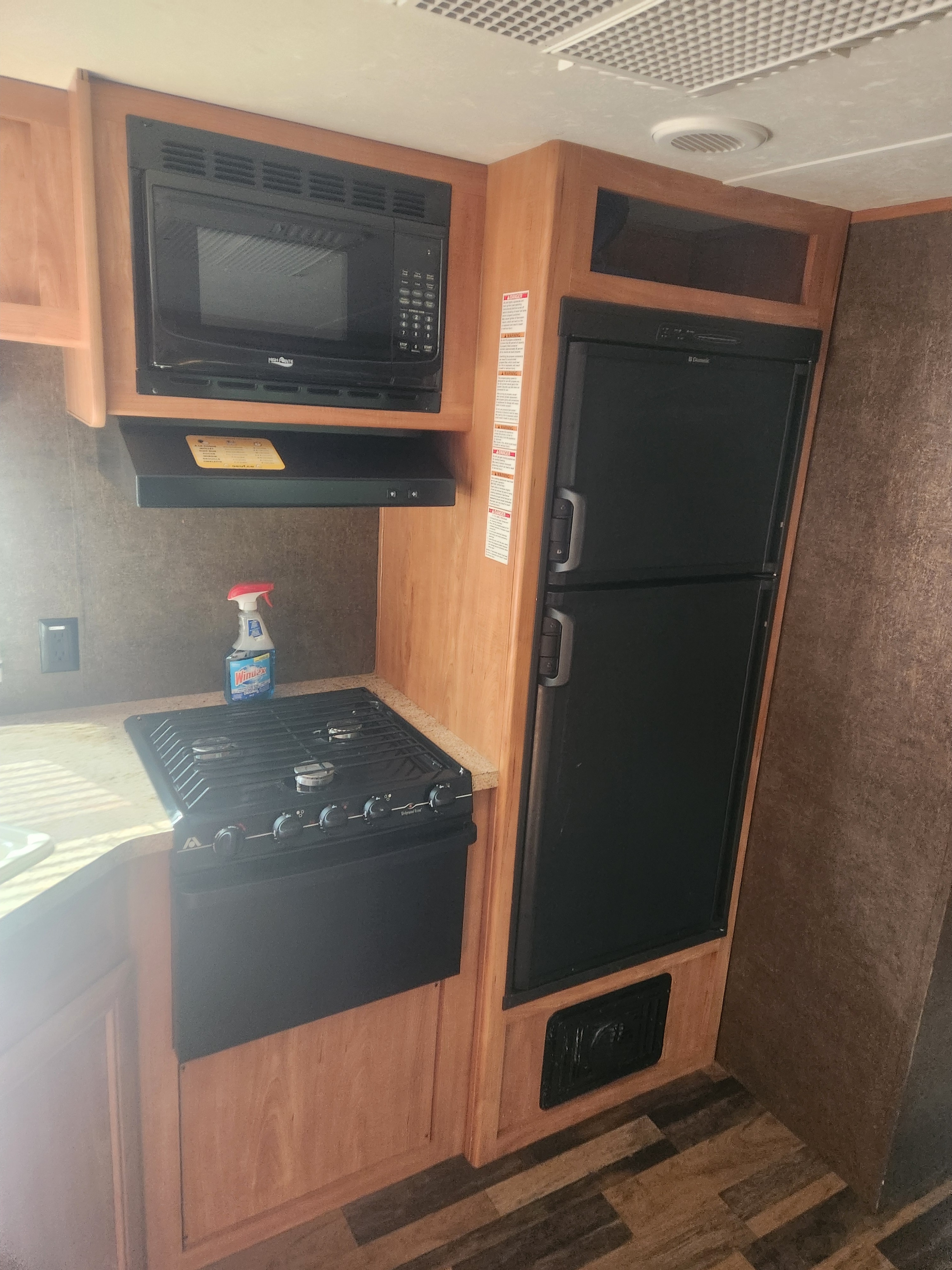 Carl's Shasta Oasis 30qb Travel Trailer
