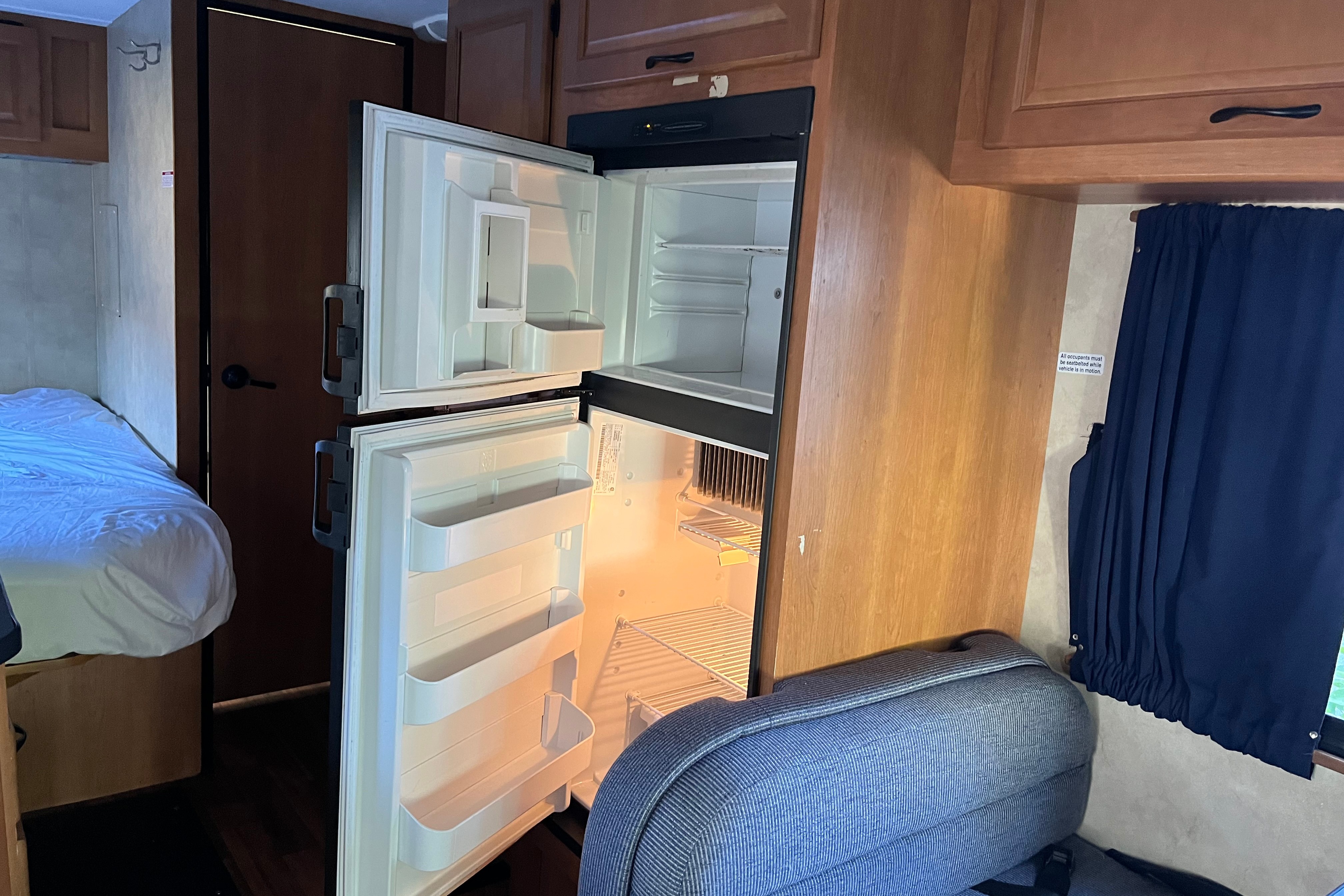2013 Thor Majestic Class C 23A 25ft long, Sleep 5 
