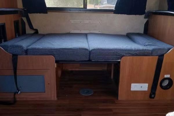 2013 Thor Majestic Class C 23A 25ft long, Sleep 5 