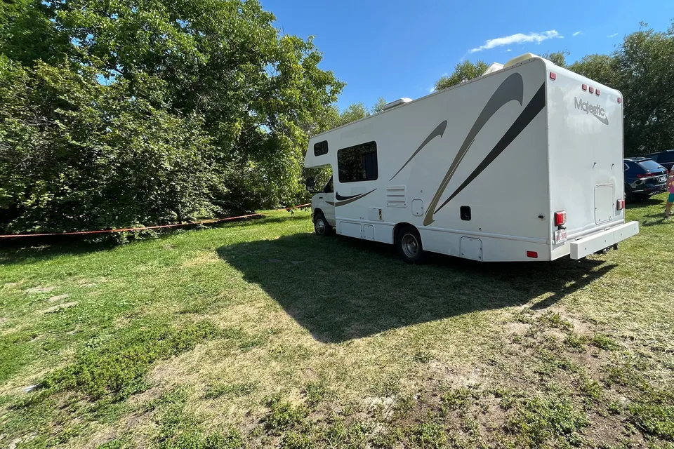 2013 Thor Majestic Class C 23A 25ft long, Sleep 5