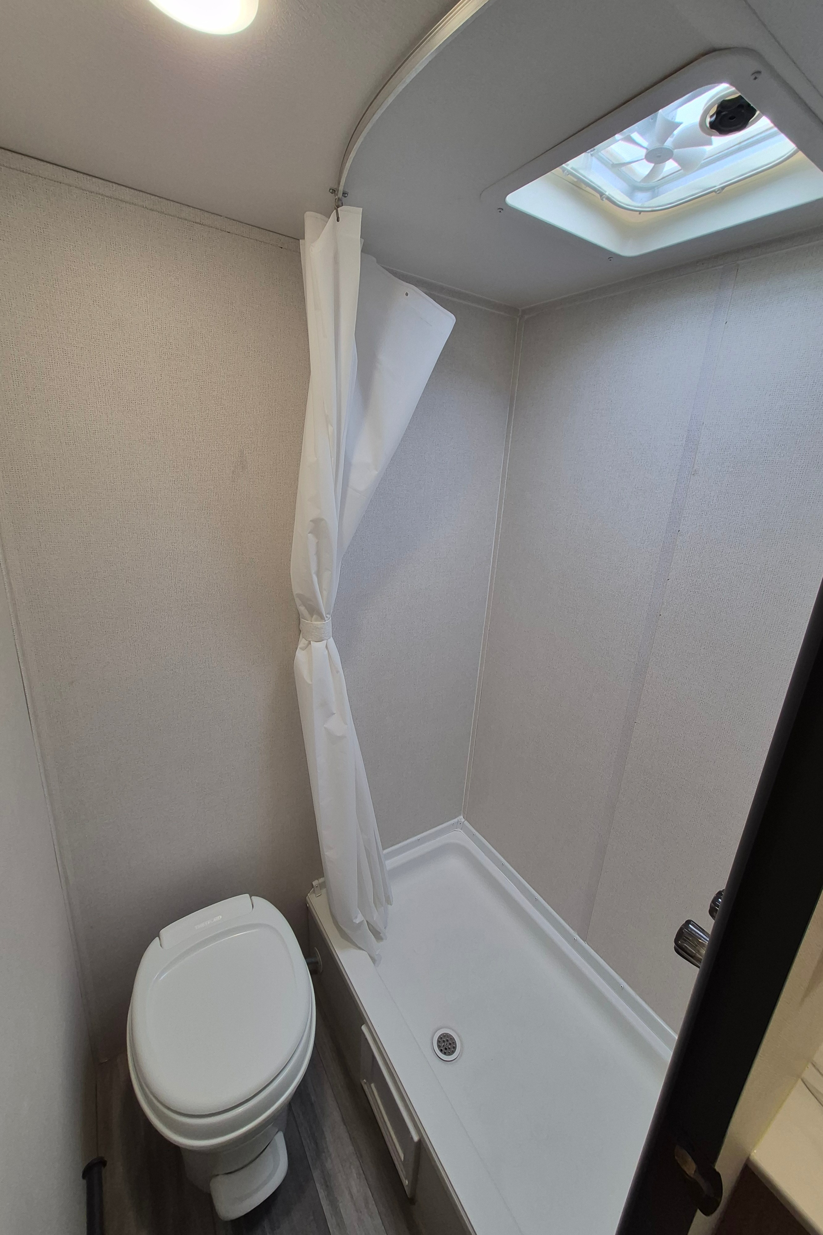 Adams Avenger LE Travel Trailer