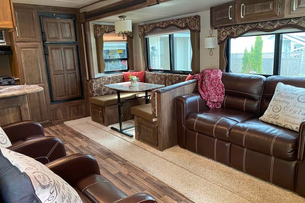 Kevin's Cougar 29Rks Travel Trailer