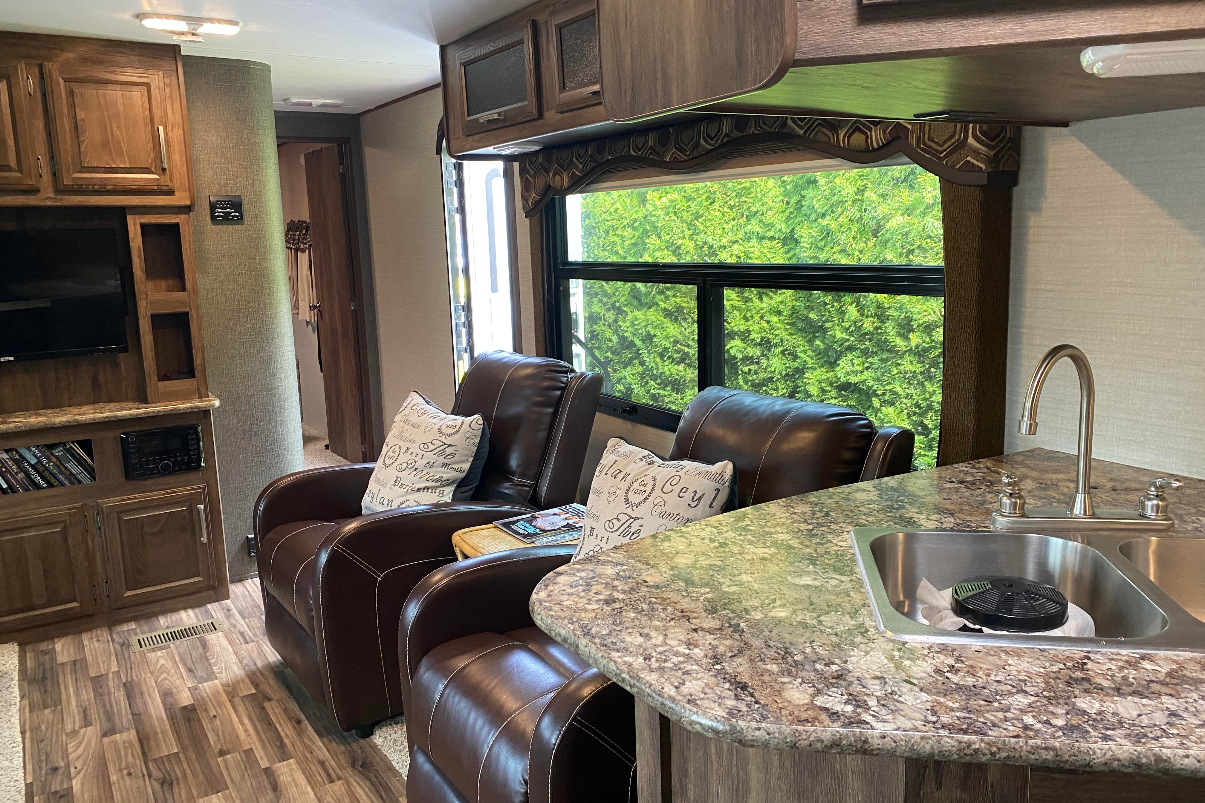 Kevin's Cougar 29Rks Travel Trailer