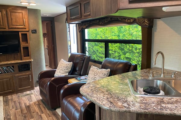Kevin's Cougar 29Rks Travel Trailer