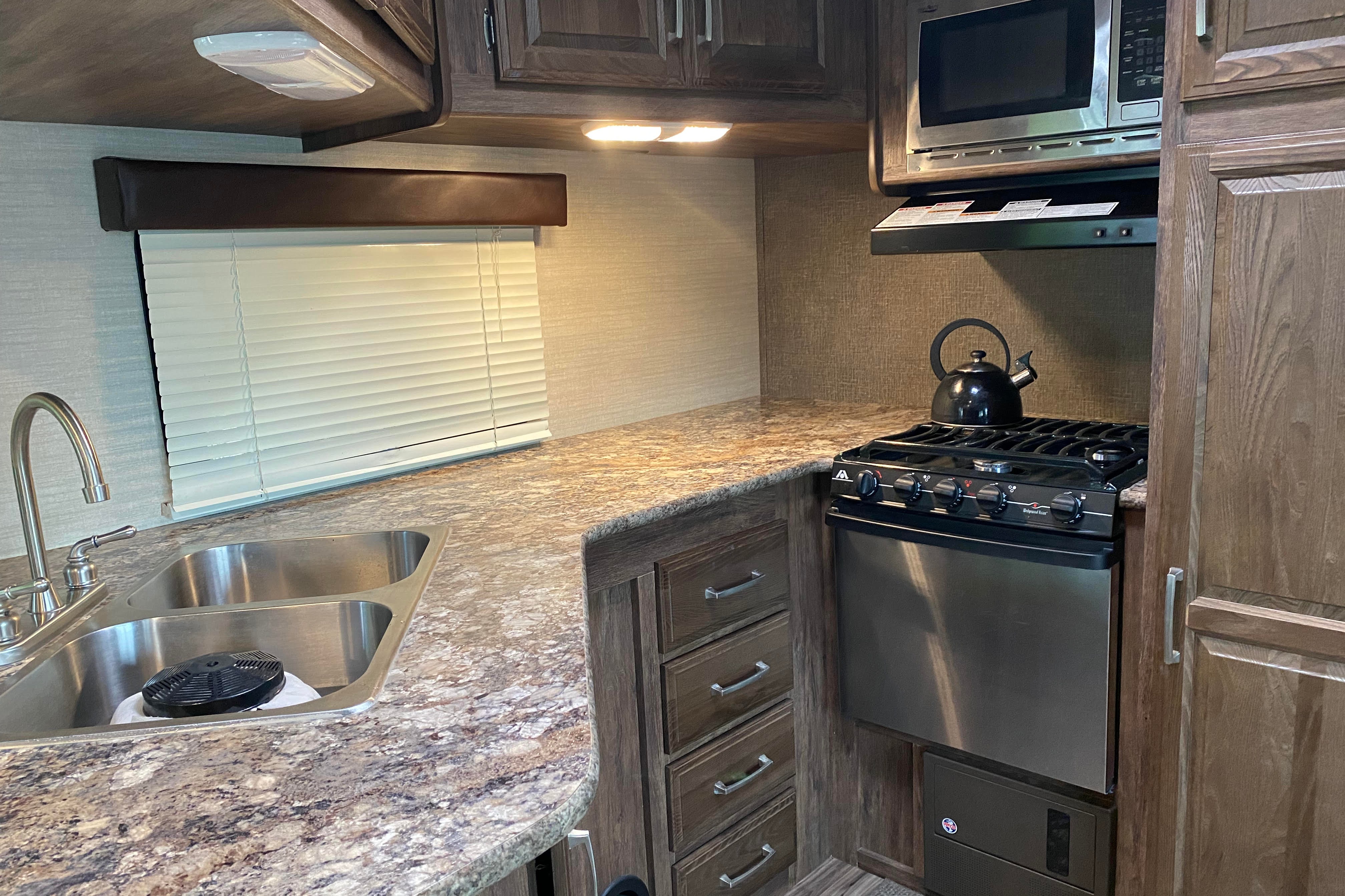 Kevin's Cougar 29Rks Travel Trailer