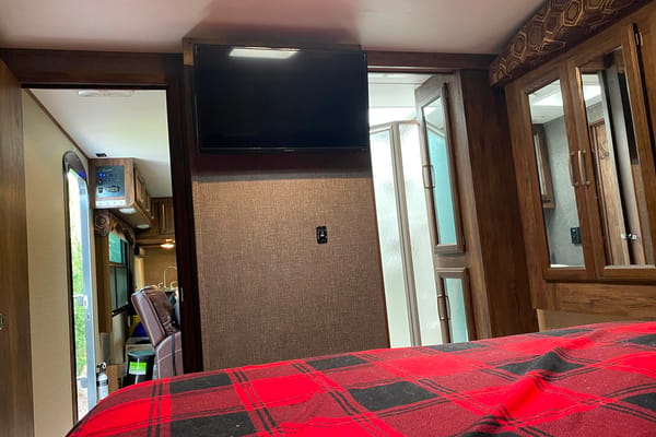 Kevin's Cougar 29Rks Travel Trailer