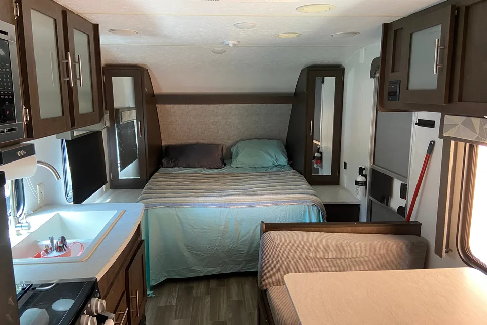 Raquel's Forest River SMT19DBXI Travel Trailer