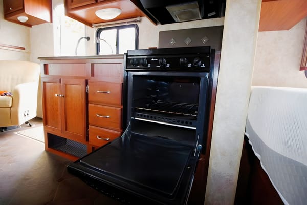 RJ Winnebago Access 24V Class C