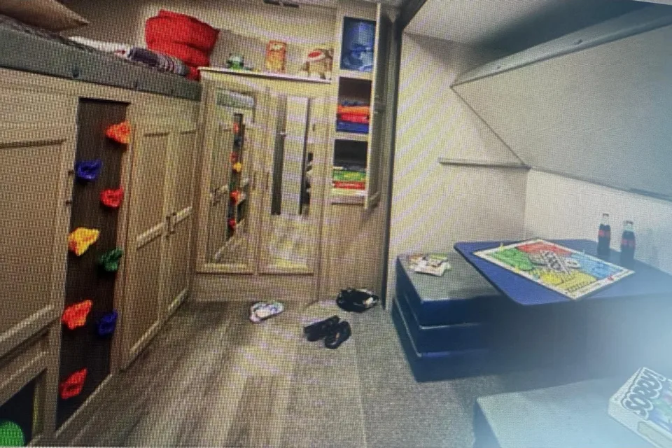 Kelly's Freedom Express w/ bunk house with closing door and private washroomTravel Trailer