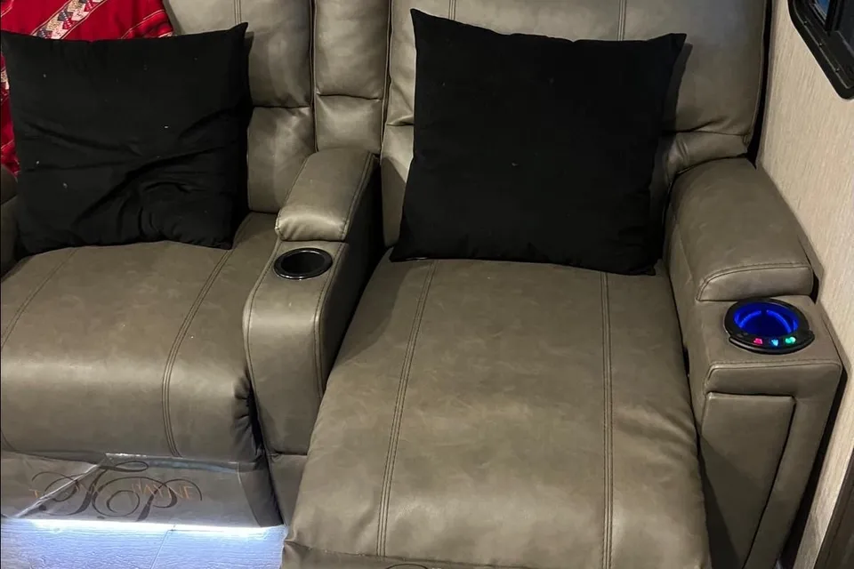 Kelly's Freedom Express w/ bunk house with closing door and private washroomTravel Trailer