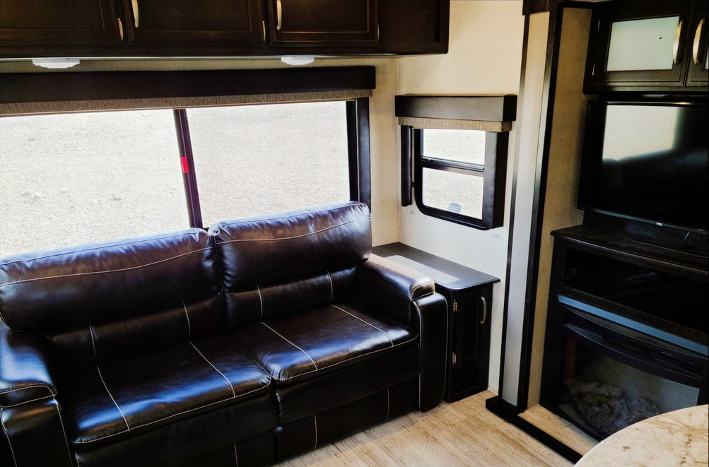 ***Everything Included***2950RL Travel Trailer