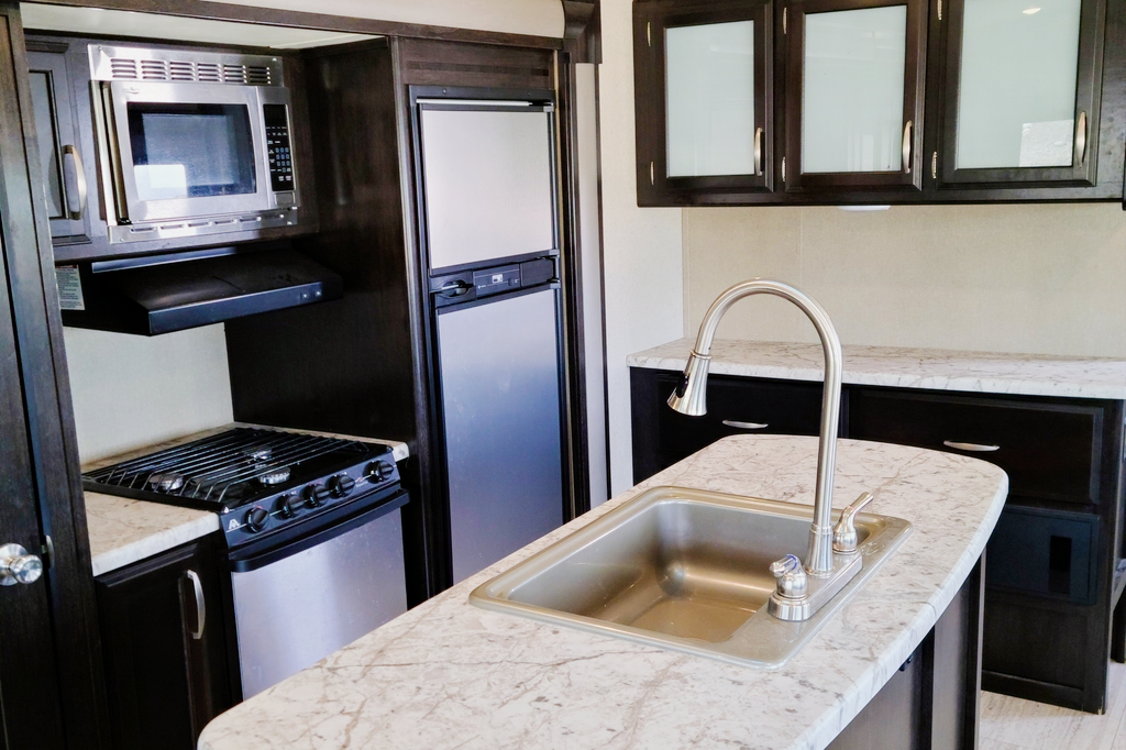 ***Everything Included***2950RL Travel Trailer
