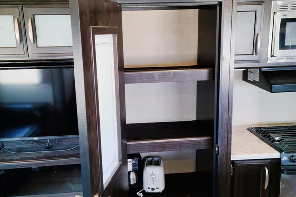 ***Everything Included***2950RL Travel Trailer