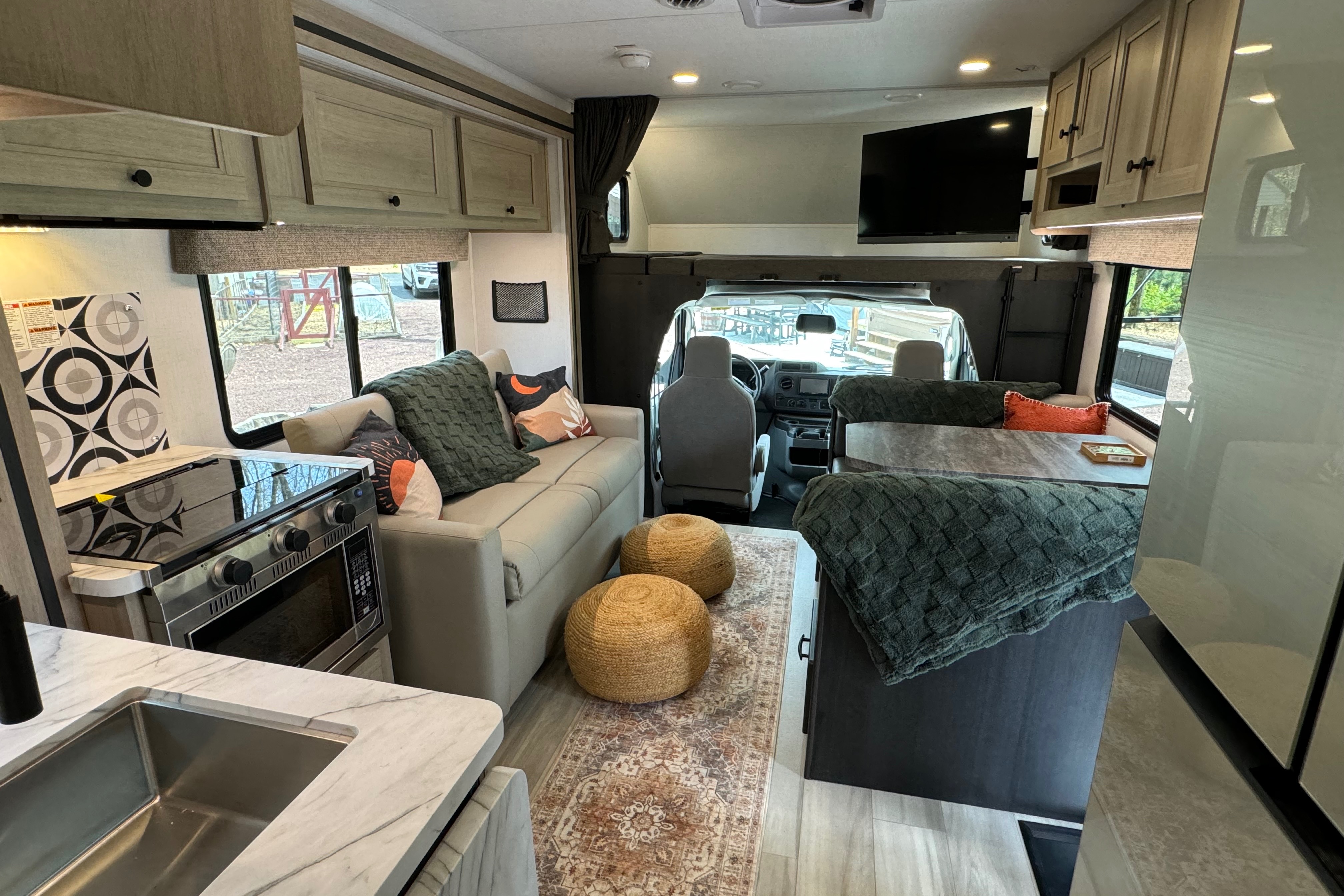 2025 32 foot RV - Making Memories