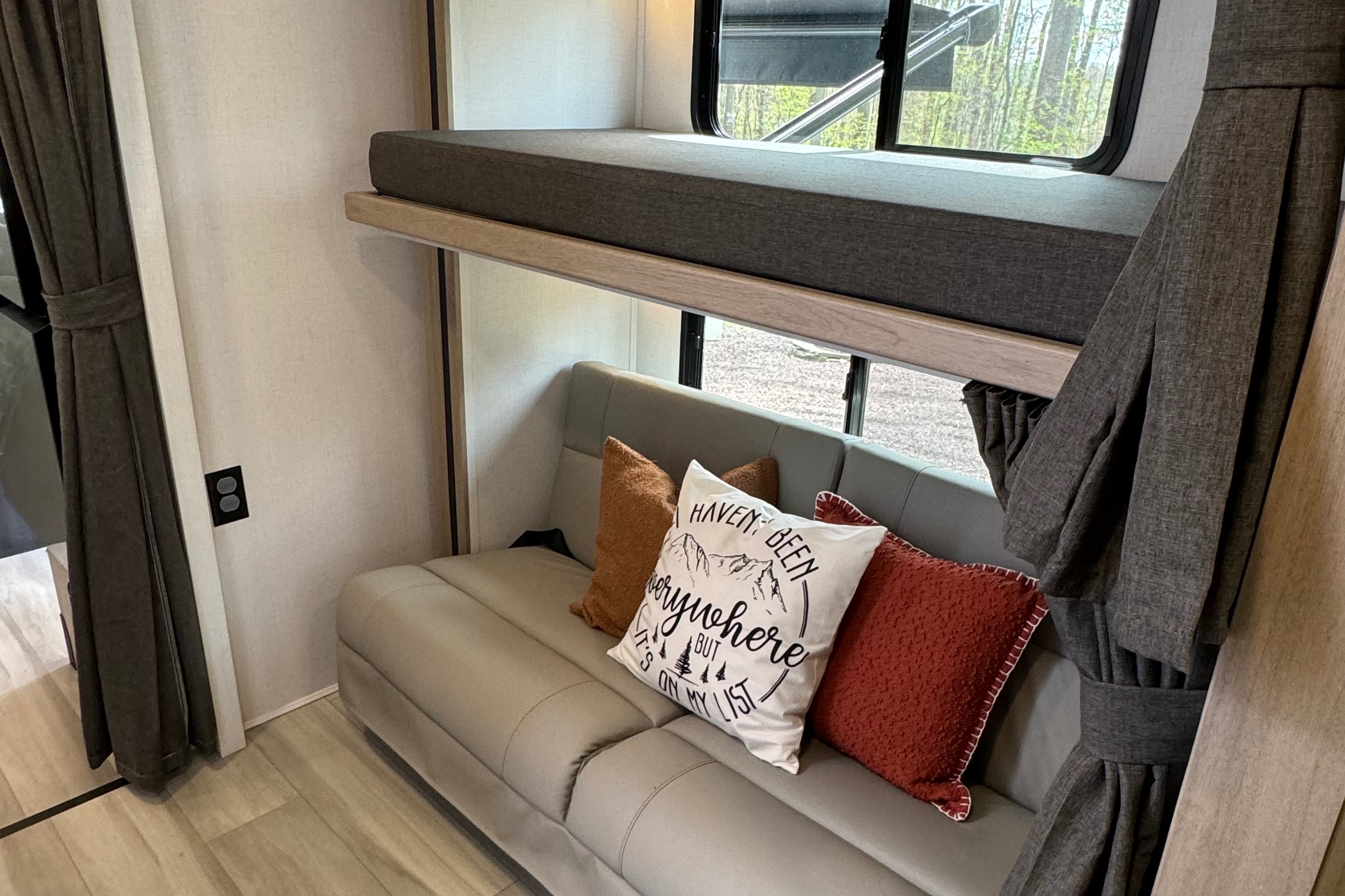 2025 32 foot RV - Making Memories