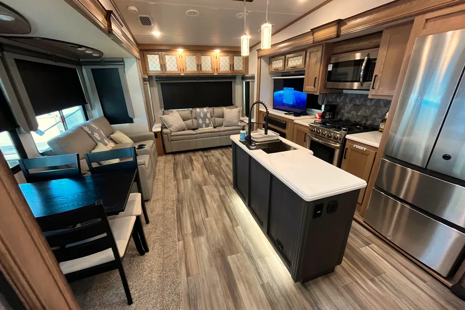 Glamping in your reach!! **DELIVERY AVAILABLE**
