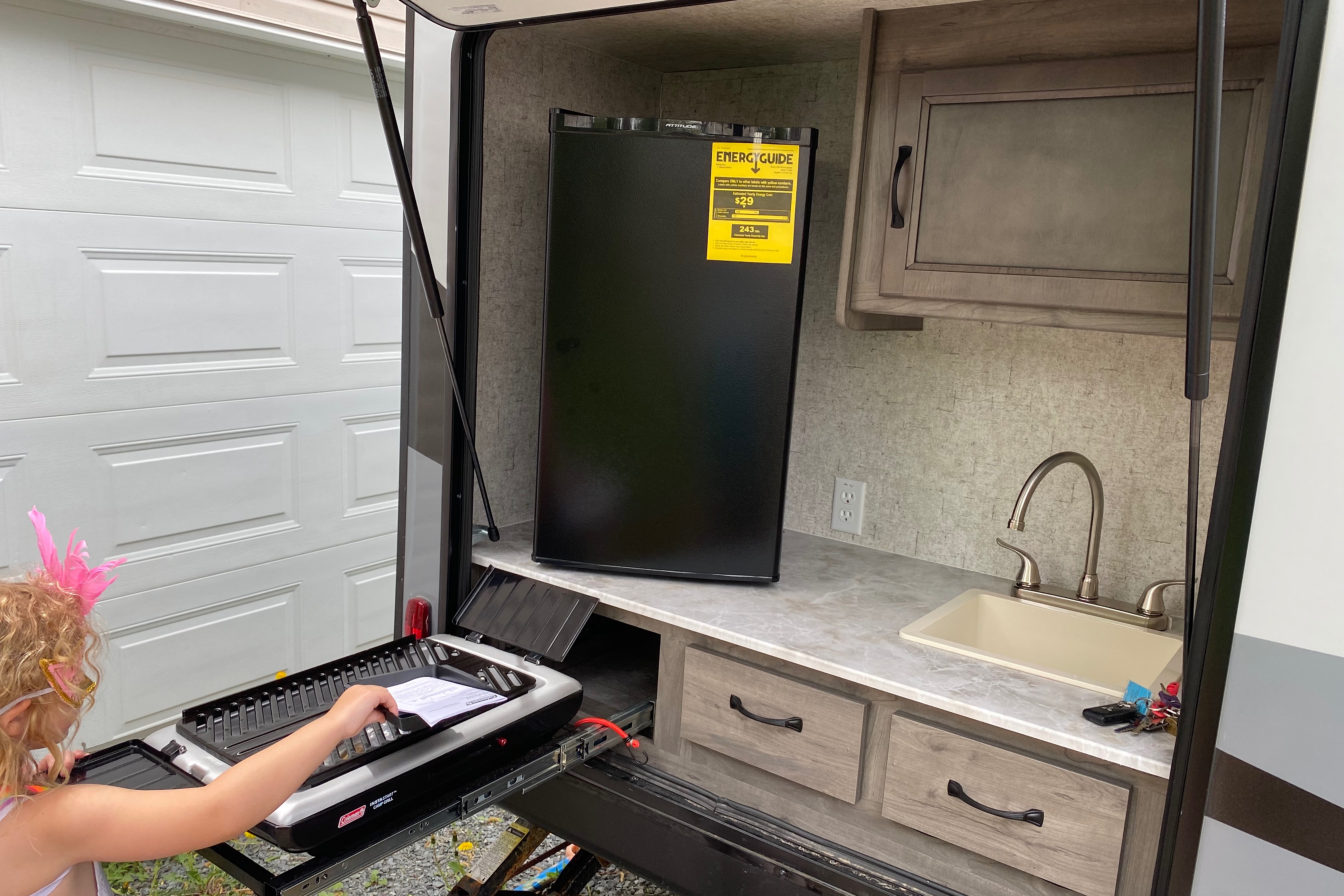 Jennifer's Coachmen Apex Travel Trailer