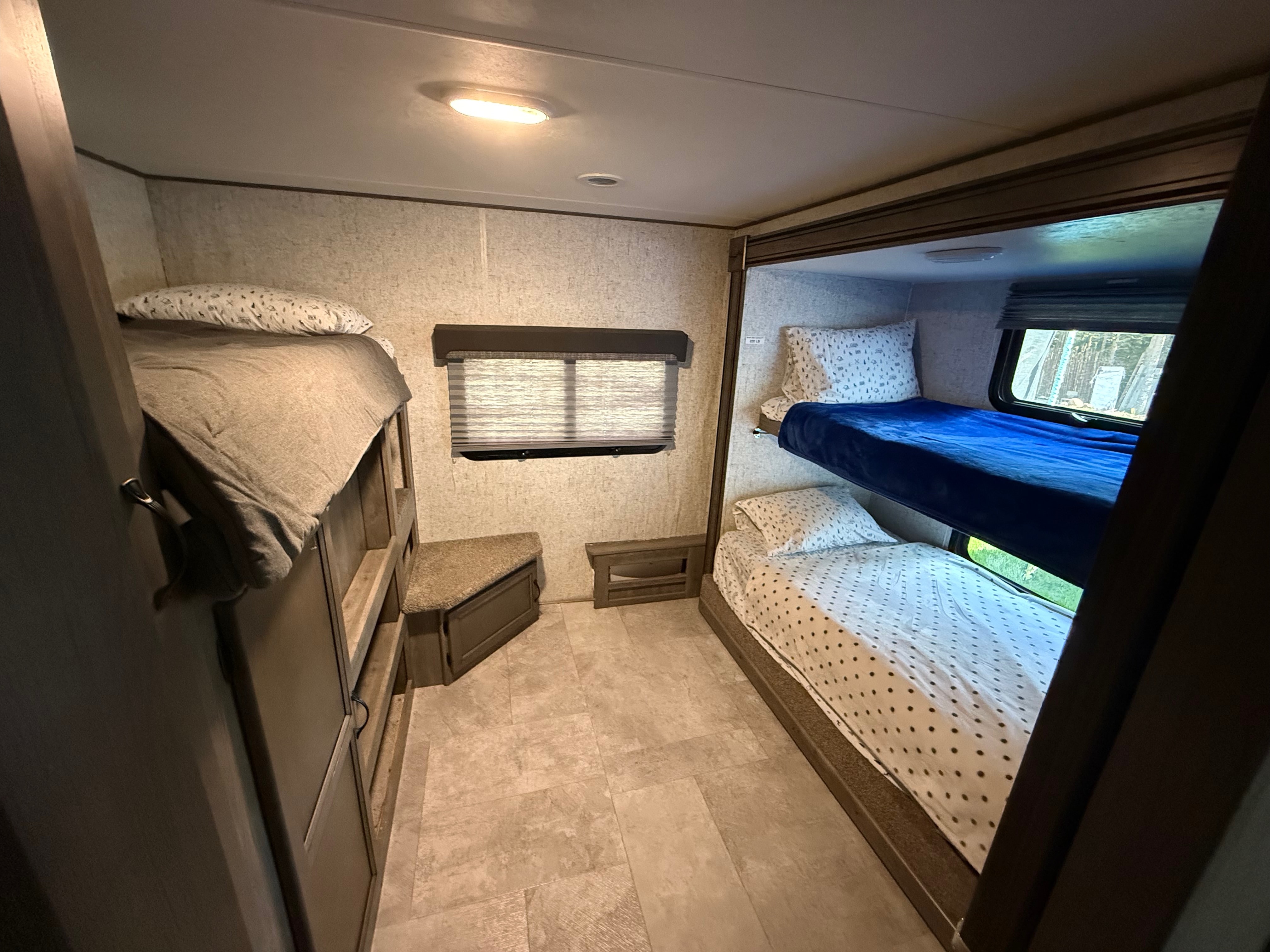 Jennifer's Coachmen Apex Travel Trailer