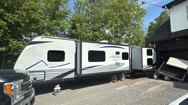 Jennifer's Coachmen Apex Travel Trailer