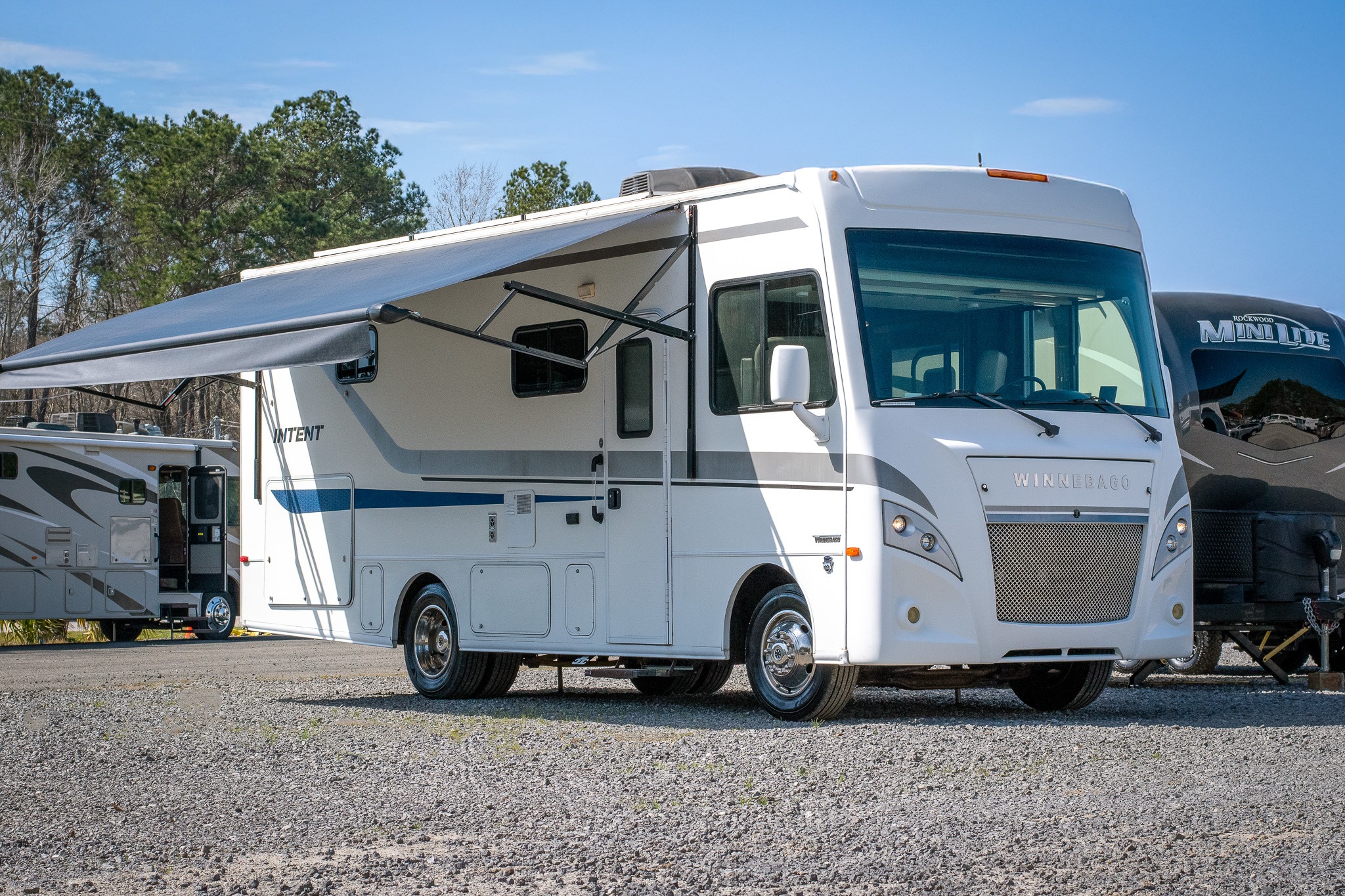 SuddenLee Winnebago Intent Class A