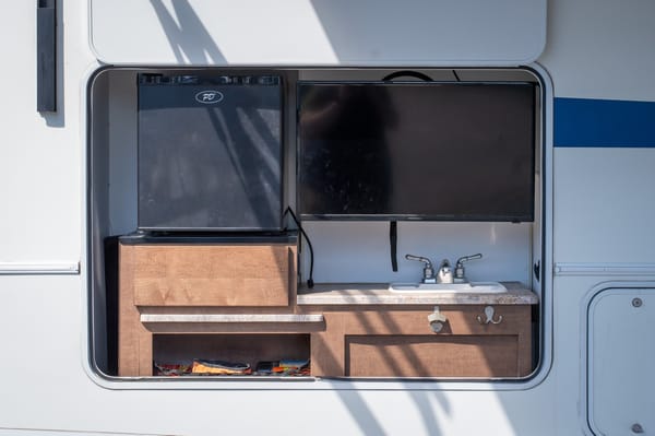 SuddenLee Winnebago Intent Class A