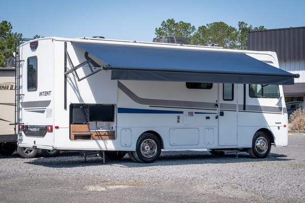 SuddenLee Winnebago Intent Class A
