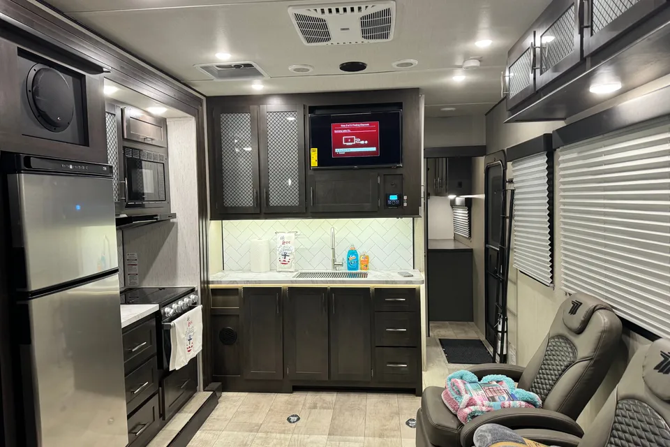 Summit2Coast Grand Design 25G Toy Hauler