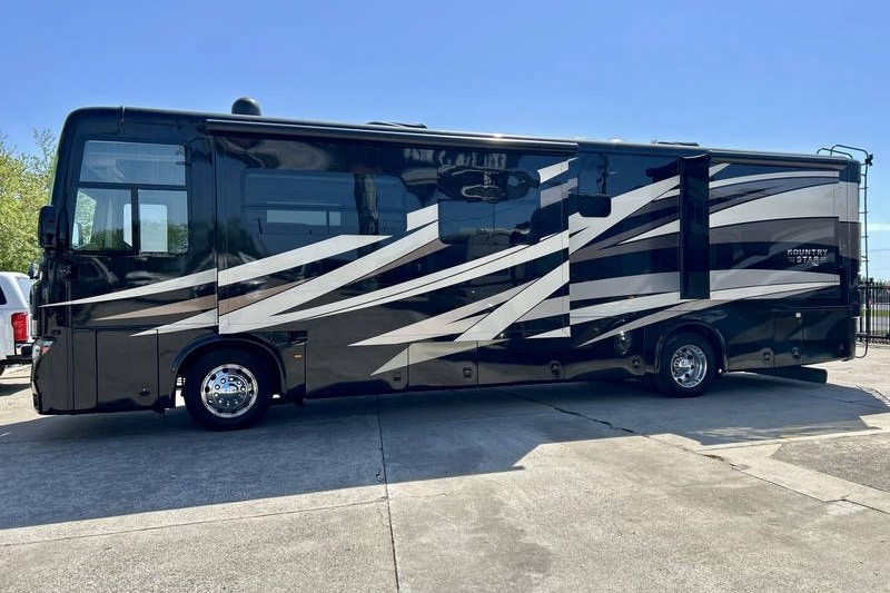 STEVEN's Newmar Kounty star 3717 Class A